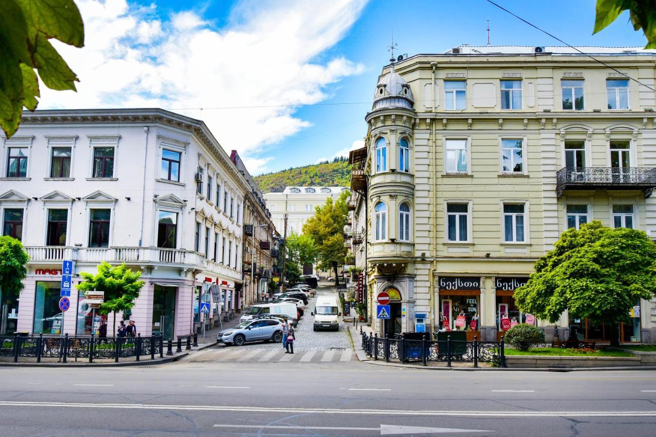 Hotel on Lagidze Tbilisi Buitenkant foto