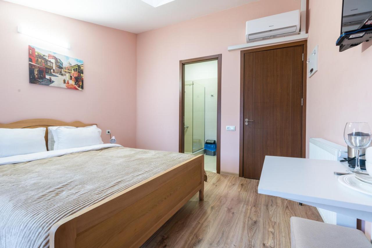 Hotel on Lagidze Tbilisi Buitenkant foto